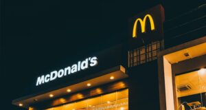 CleartouchMedia - Digital Signage Restaurants _ Clear Touch Media